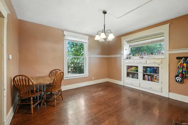 $305,900 | 1814 College Street, Fort Wayne, IN 46802