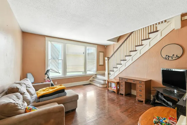 $305,900 | 1814 College Street, Fort Wayne, IN 46802