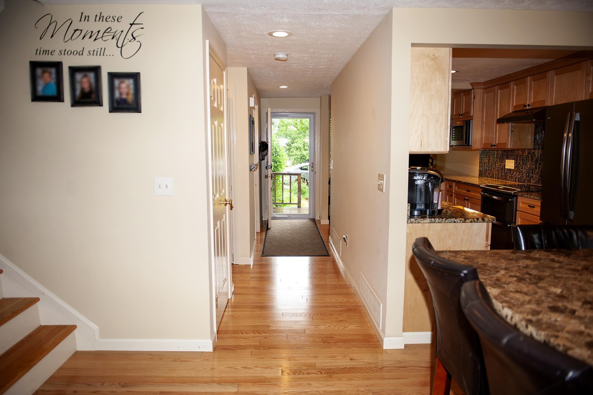 350 Winding Pond Road Londonderry, NH 03053 - Photo 4 of 28