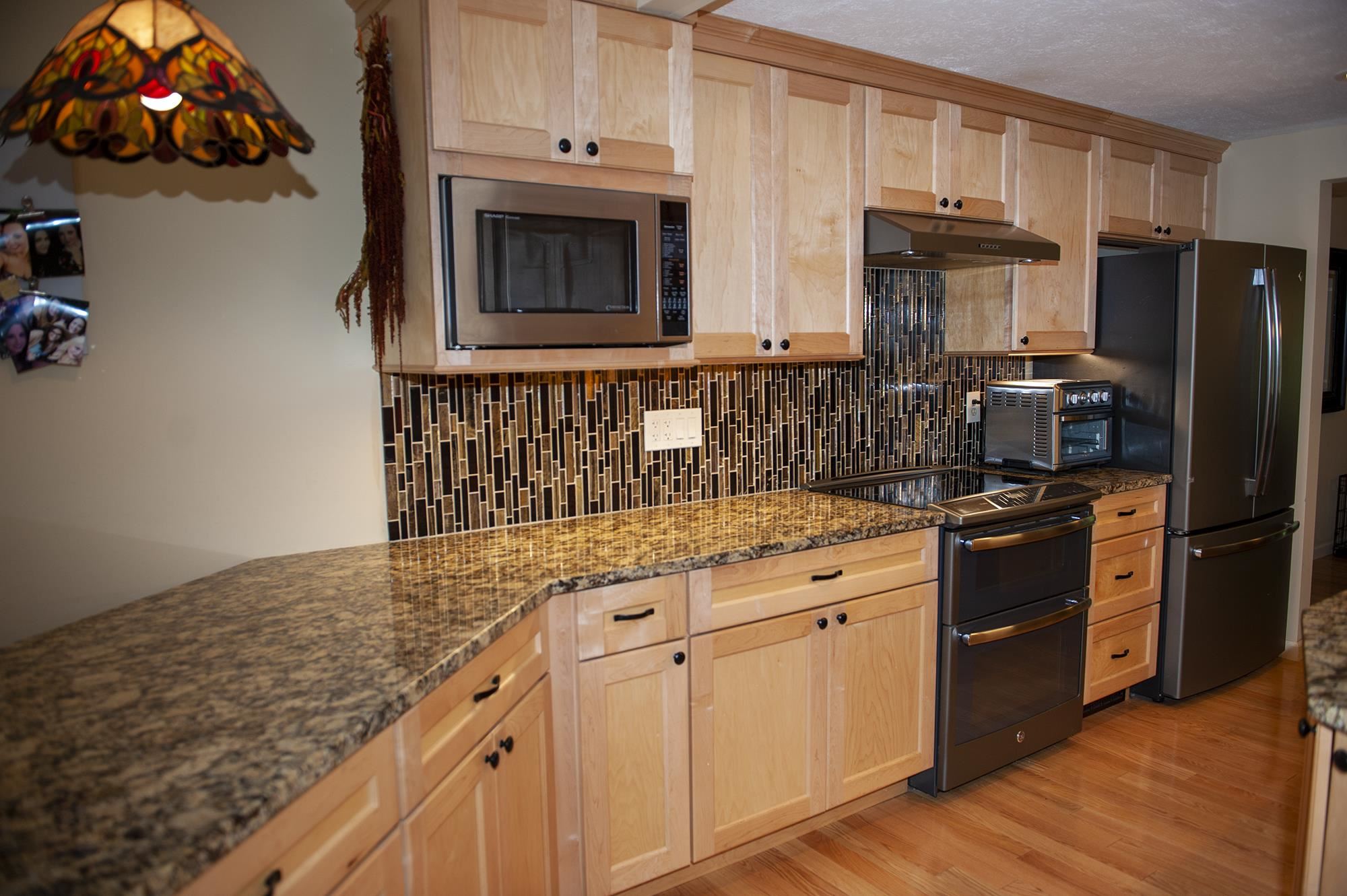 350 Winding Pond Road Londonderry, NH 03053 - Photo 7 of 28