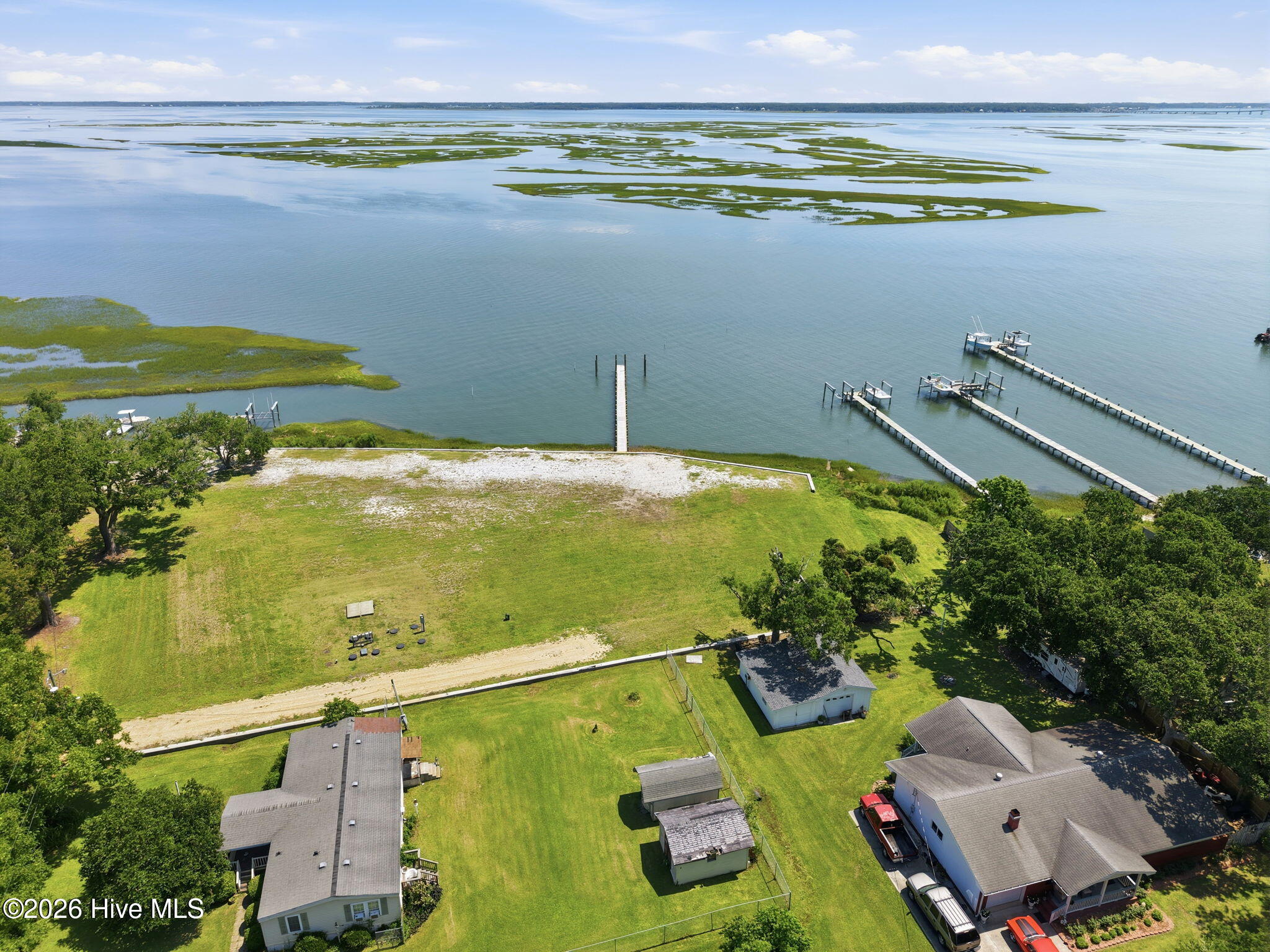 184 Lennoxville Point Road Beaufort, NC 28516 - Photo 8 of 23