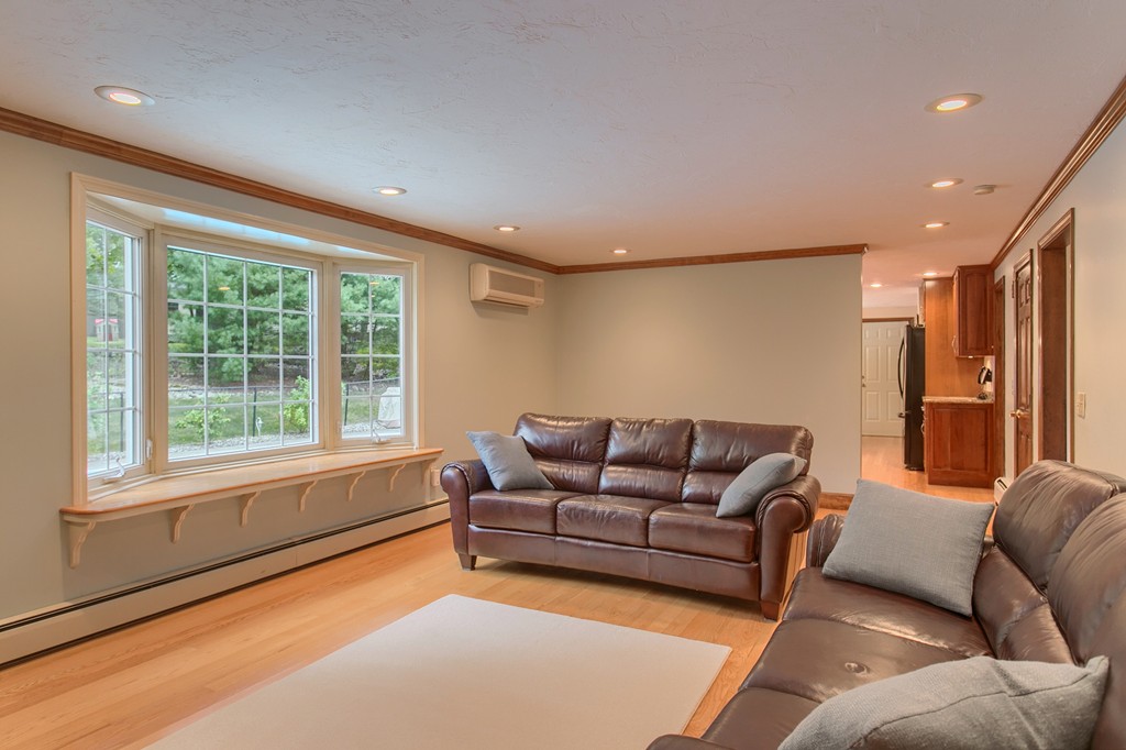 20 Cranbrook Road Shrewsbury, MA 01545 - Photo 8 of 21 Gallery Image 8
