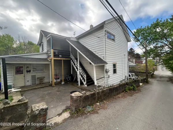 $1,400 | 717 East Elm Street, Unit REAR, Scranton, PA 18505