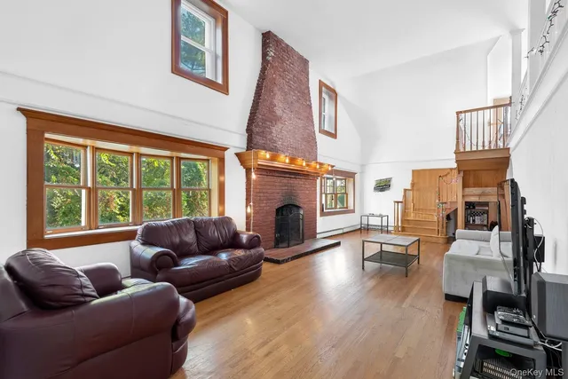 $1,199,000 | 24 Old Knollwood Road, White Plains, NY 10607