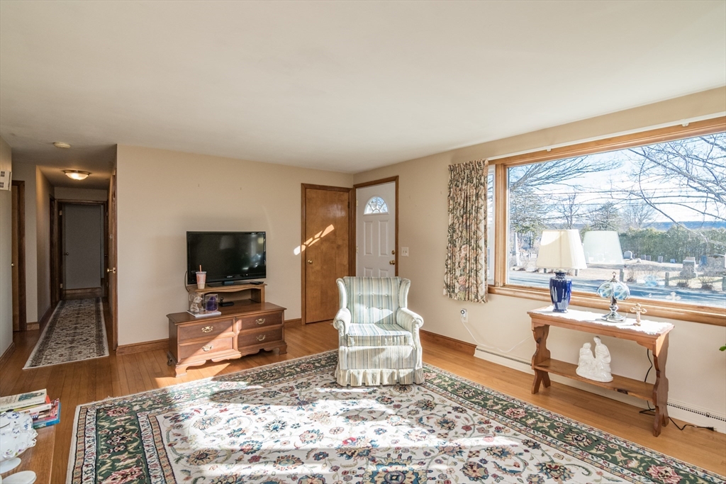 15 Stillwater Road Deerfield, MA 01373 - Photo 8 of 39