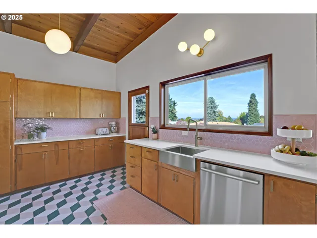 $739,000 | 13621 Northeast Fremont Court, Portland, OR 97230