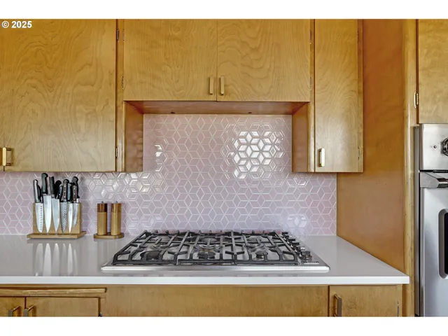 $739,000 | 13621 Northeast Fremont Court, Portland, OR 97230