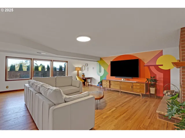 $739,000 | 13621 Northeast Fremont Court, Portland, OR 97230