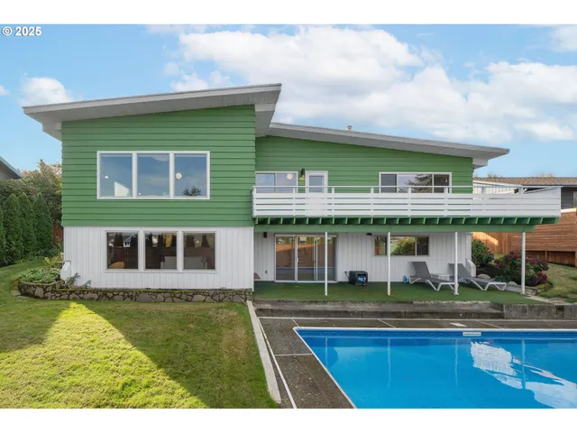 $739,000 | 13621 Northeast Fremont Court, Portland, OR 97230