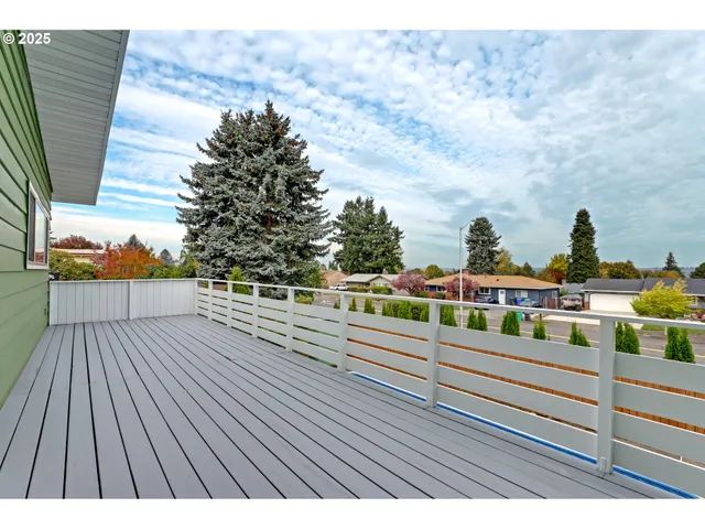 $739,000 | 13621 Northeast Fremont Court, Portland, OR 97230