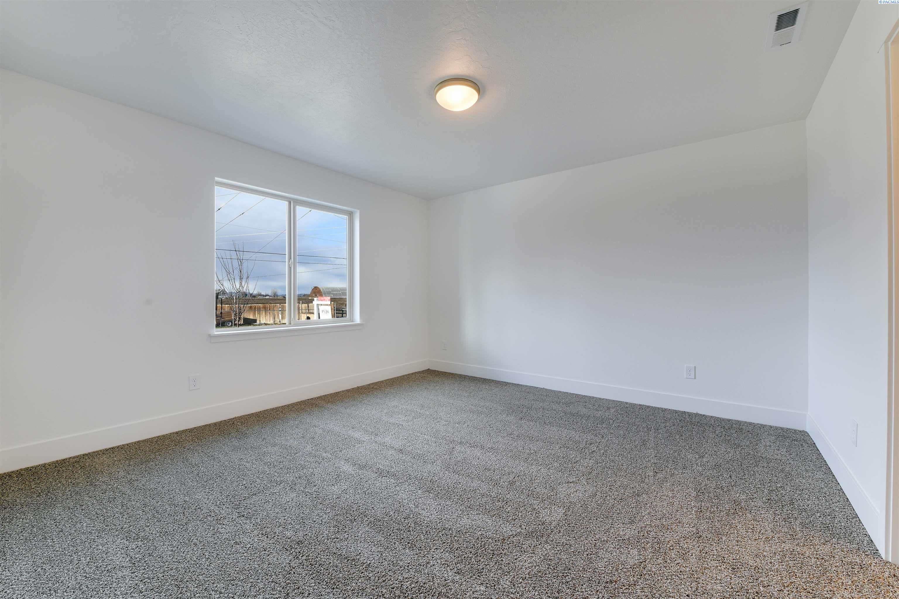 907 North Euclid Road Grandview, WA 98930 - Photo 18 of 23 Gallery Image 18