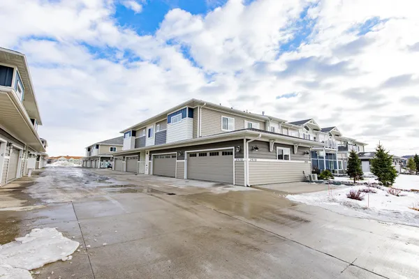 $396,000 | 2970 Calico Drive South, Unit B, Fargo, ND 58104