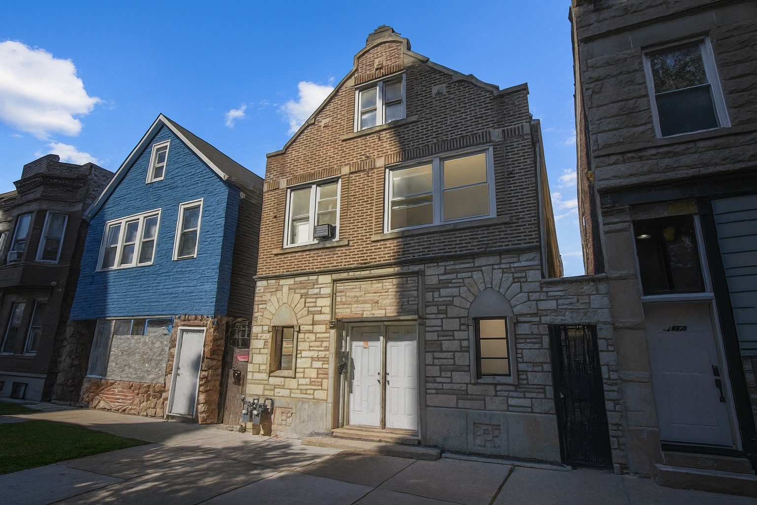 1718 West 48th Street Chicago, IL 60609 - Photo 2 of 3 a front view of a house