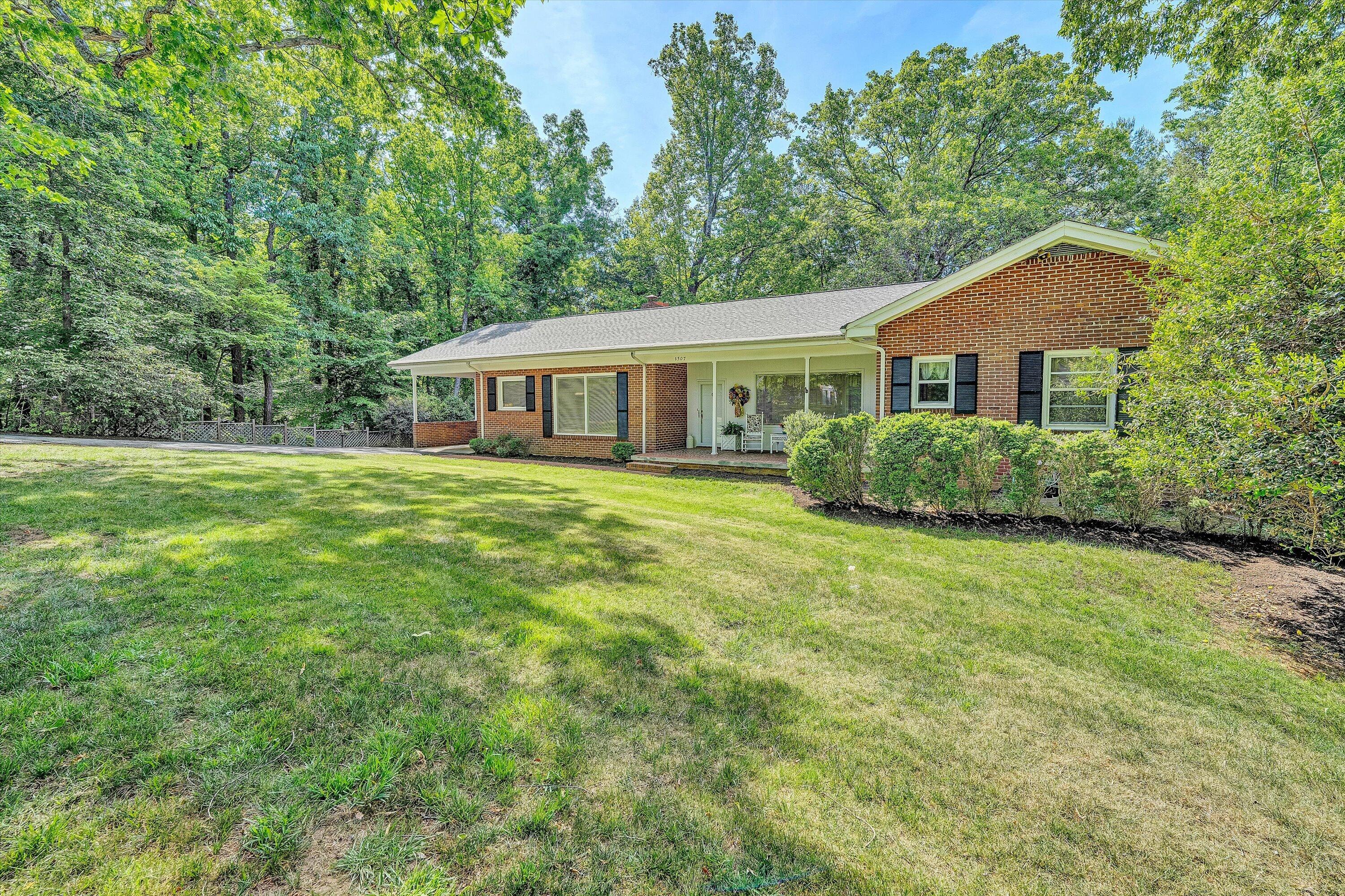 1307 Valley View Road Martinsville, VA 24112 - Photo 3 of 45 03-SGP-115