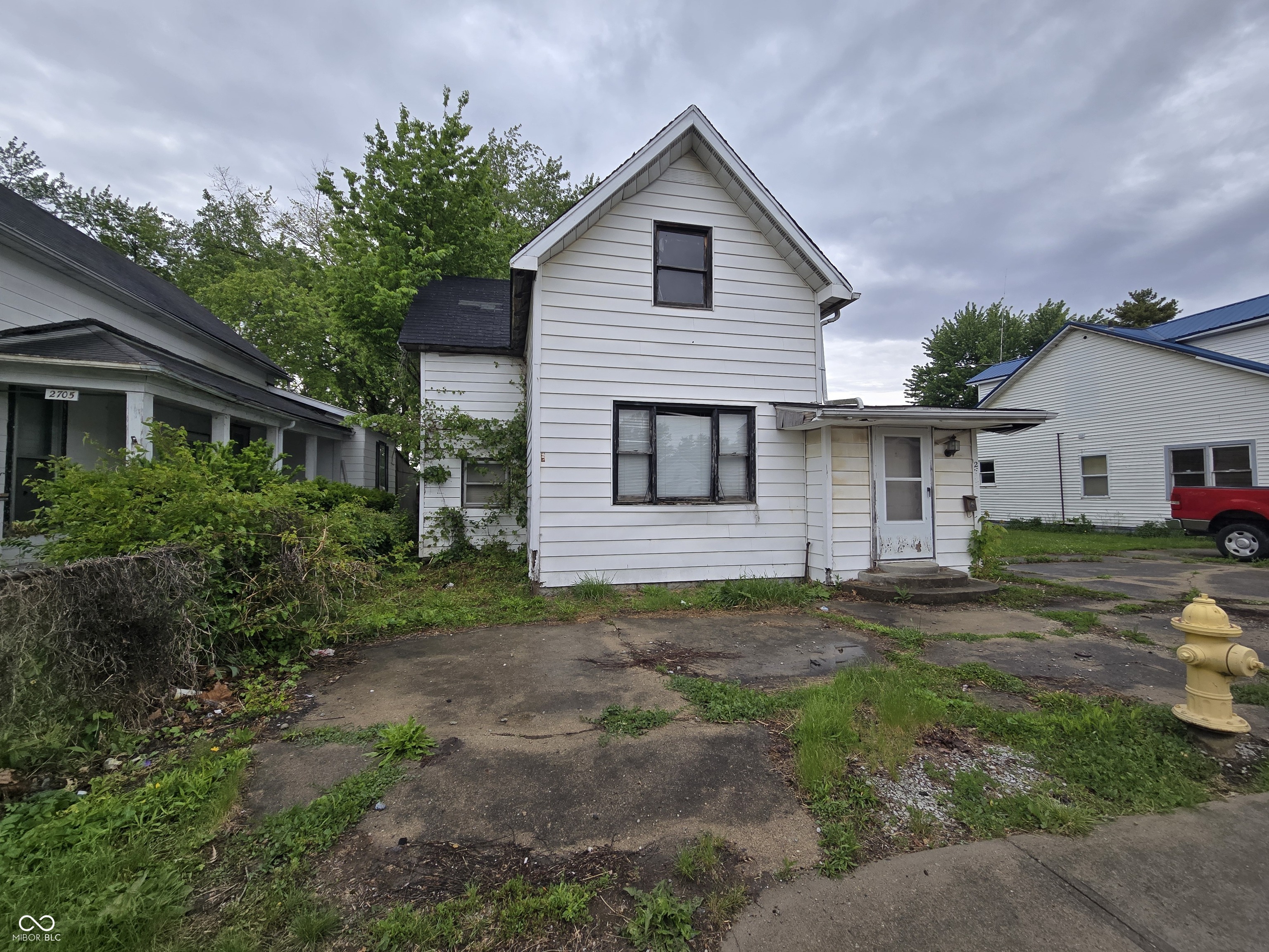 2703 Main Street Anderson, IN 46016 - Photo 2 of 16