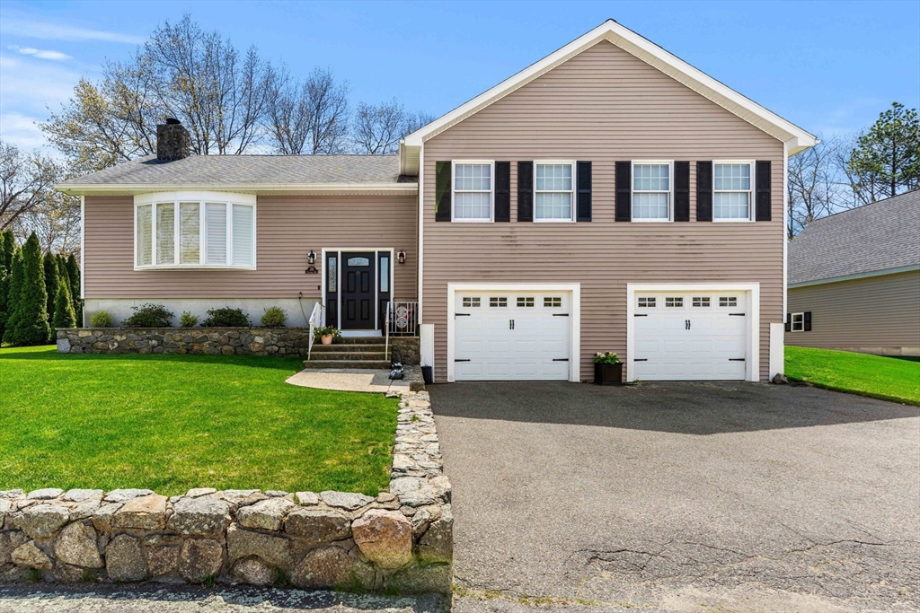 38 Sandra Road Peabody, MA 01960 - Photo 1 of 40 Gallery Image 1