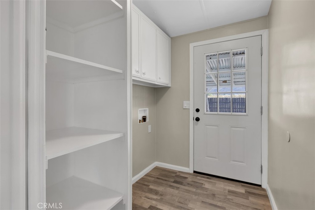 55757 Linn Road Landers, CA 92285 - Photo 20 of 41 Main House Laundry Room