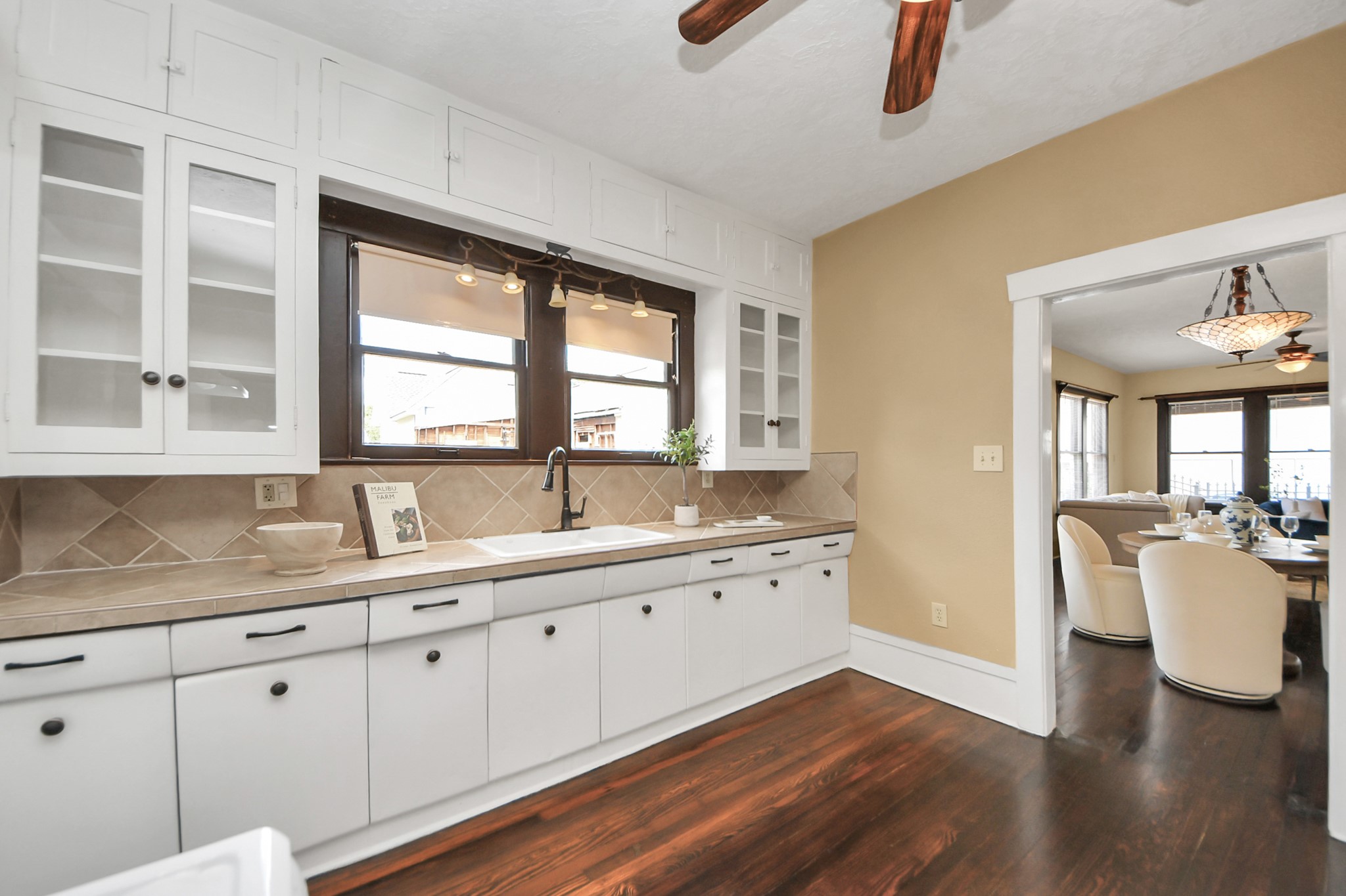 1211 Bingham Street Houston, TX 77007 - Photo 34 of 48 Kitchen layout allows for potential expansion or modernization.