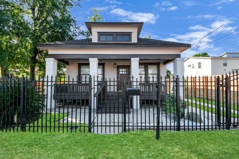 $465,000 | 1211 Bingham Street, Houston, TX 77007