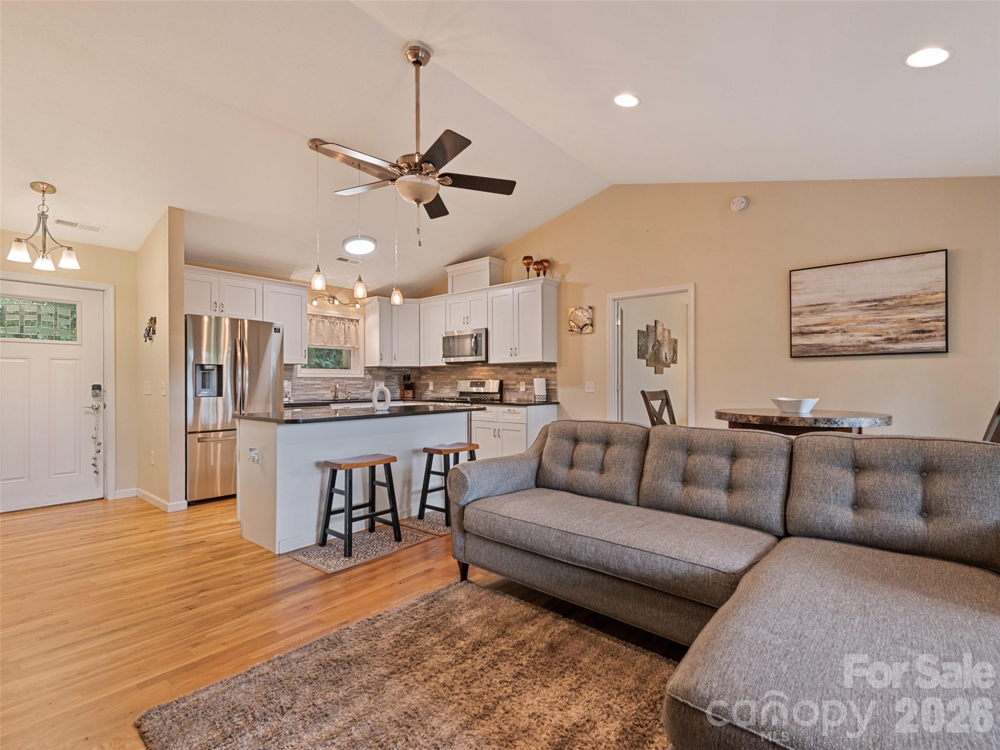 404 Loop Road Clyde, NC 28721 - Photo 5 of 48 Gallery Image 5