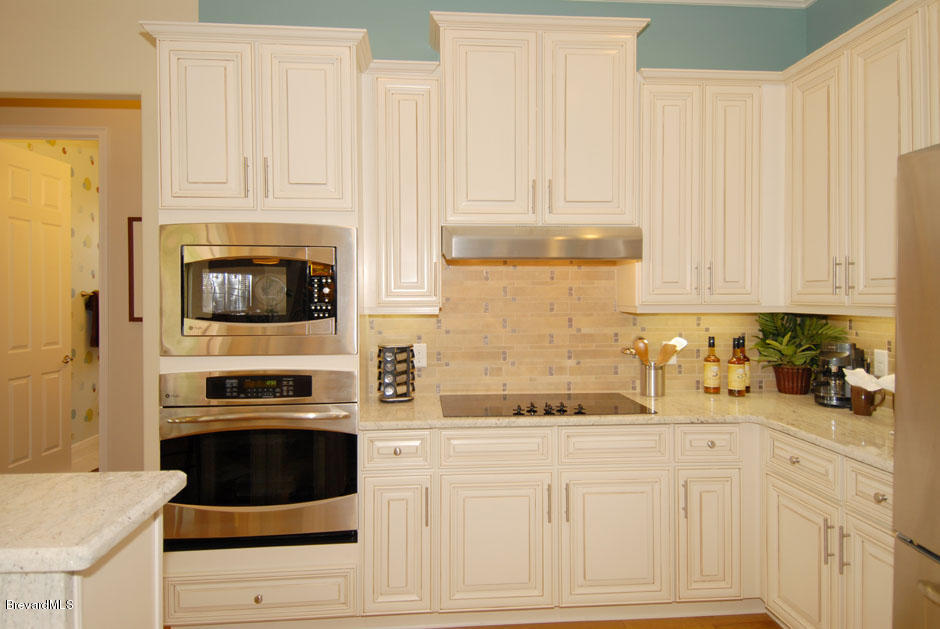 301 Riverside Drive Melbourne Beach, FL 32951 - Photo 9 of 11 kitchen22