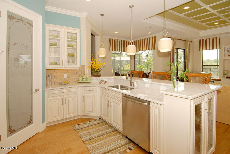 301 Riverside Drive Melbourne Beach, FL 32951 - Photo 10 of 11 kitchen31