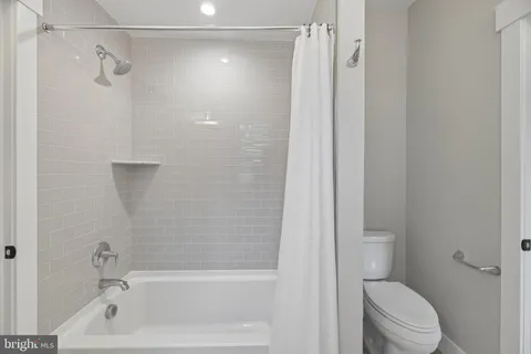 $2,400,000 | 2336 North Oak Street, Falls Church, VA 22046