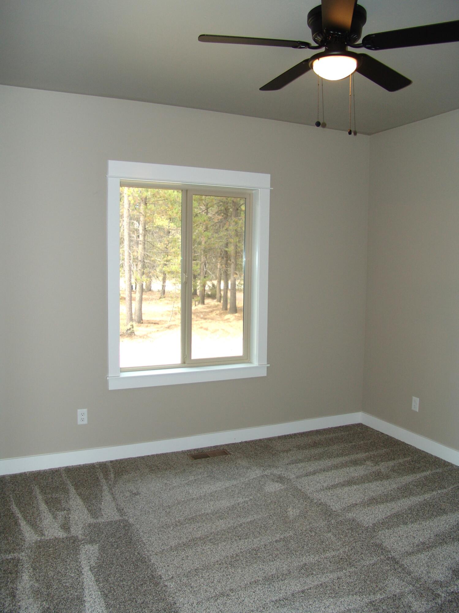 16099 Dyke Road La Pine, OR 97739 - Photo 16 of 37 Guest Bedroom 2