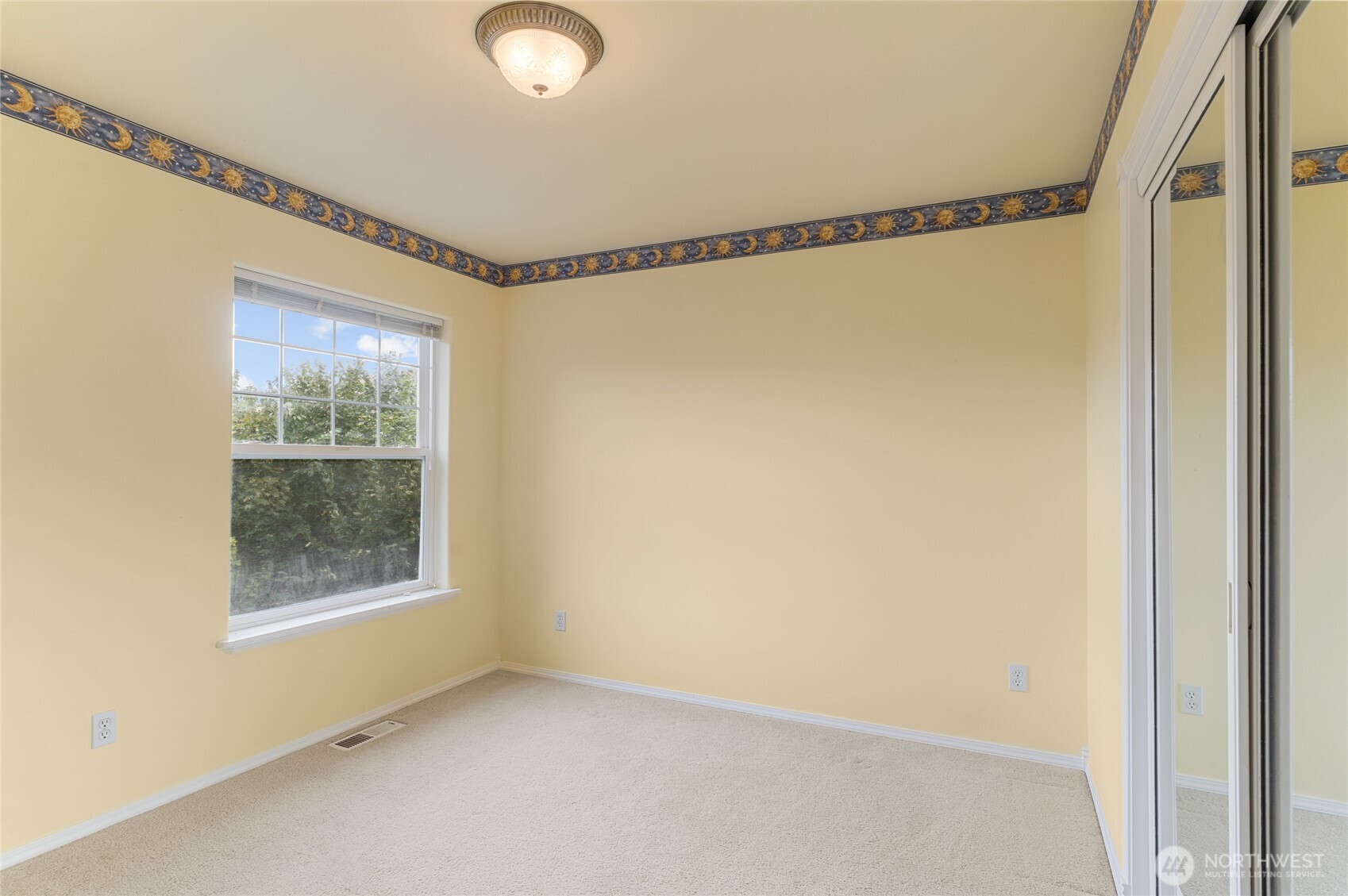 6005 Sunset Highway Cashmere, WA 98815 - Photo 27 of 40 a view of a room with window and door