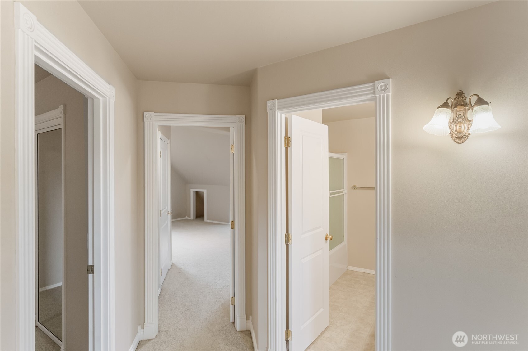 6005 Sunset Highway Cashmere, WA 98815 - Photo 31 of 40 a view of a room that has a mirror in it