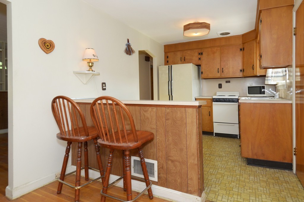 47 Border Road Reading, MA 01867 - Photo 12 of 29 Gallery Image 12