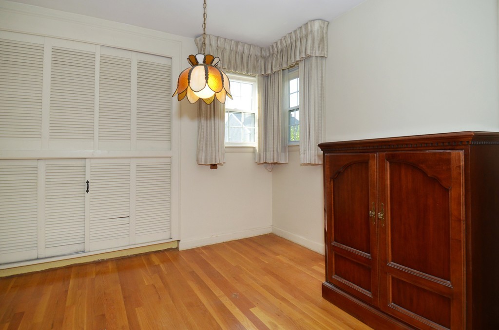 47 Border Road Reading, MA 01867 - Photo 9 of 29 Gallery Image 9