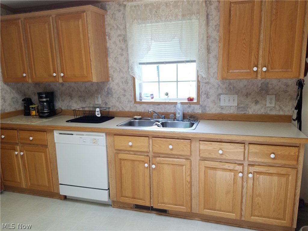 4865 Austin Road Geneva, OH 44041 - Photo 4 of 22