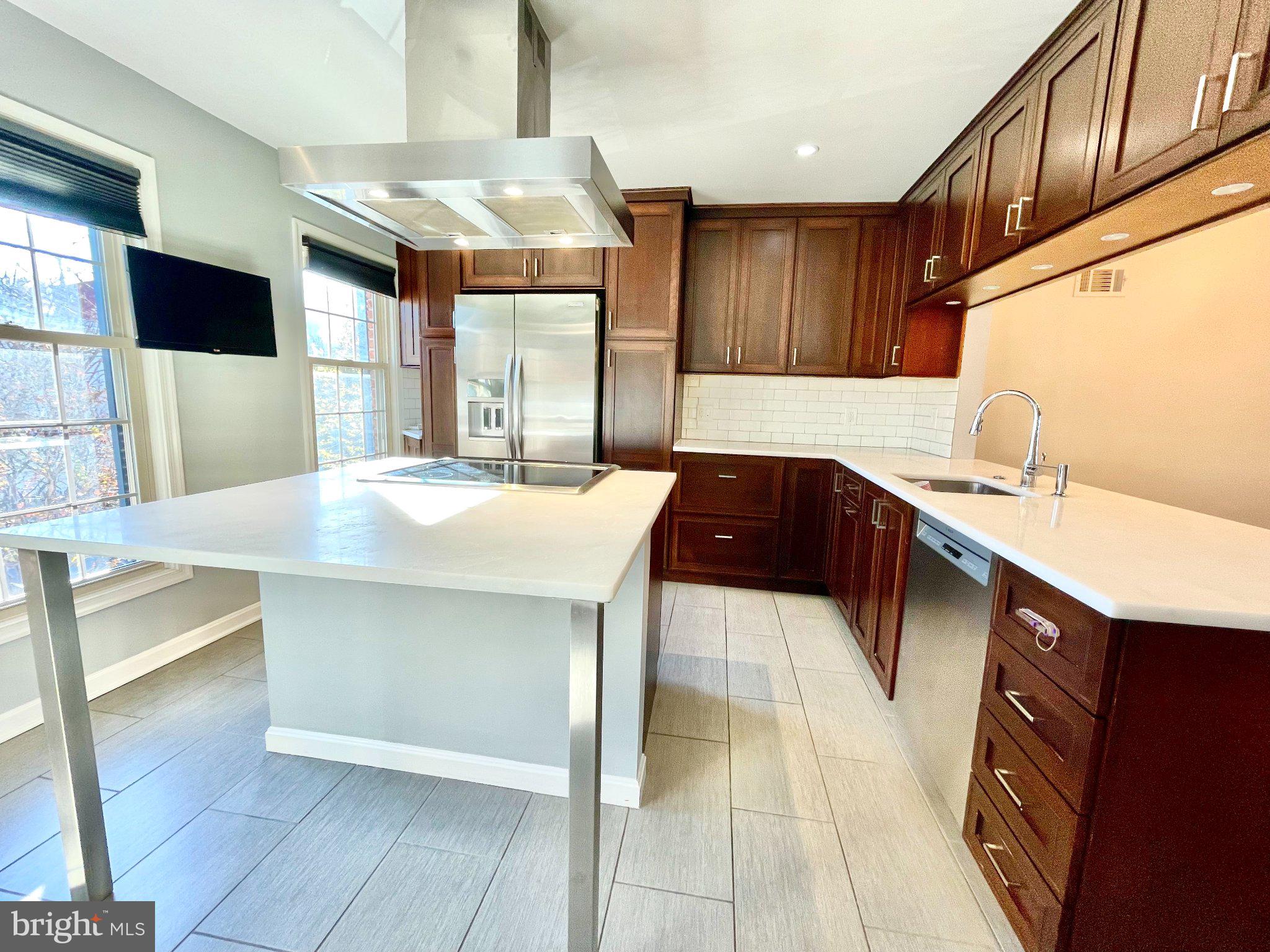 1228 C Street Southeast Washington, DC 20003 - Photo 3 of 24