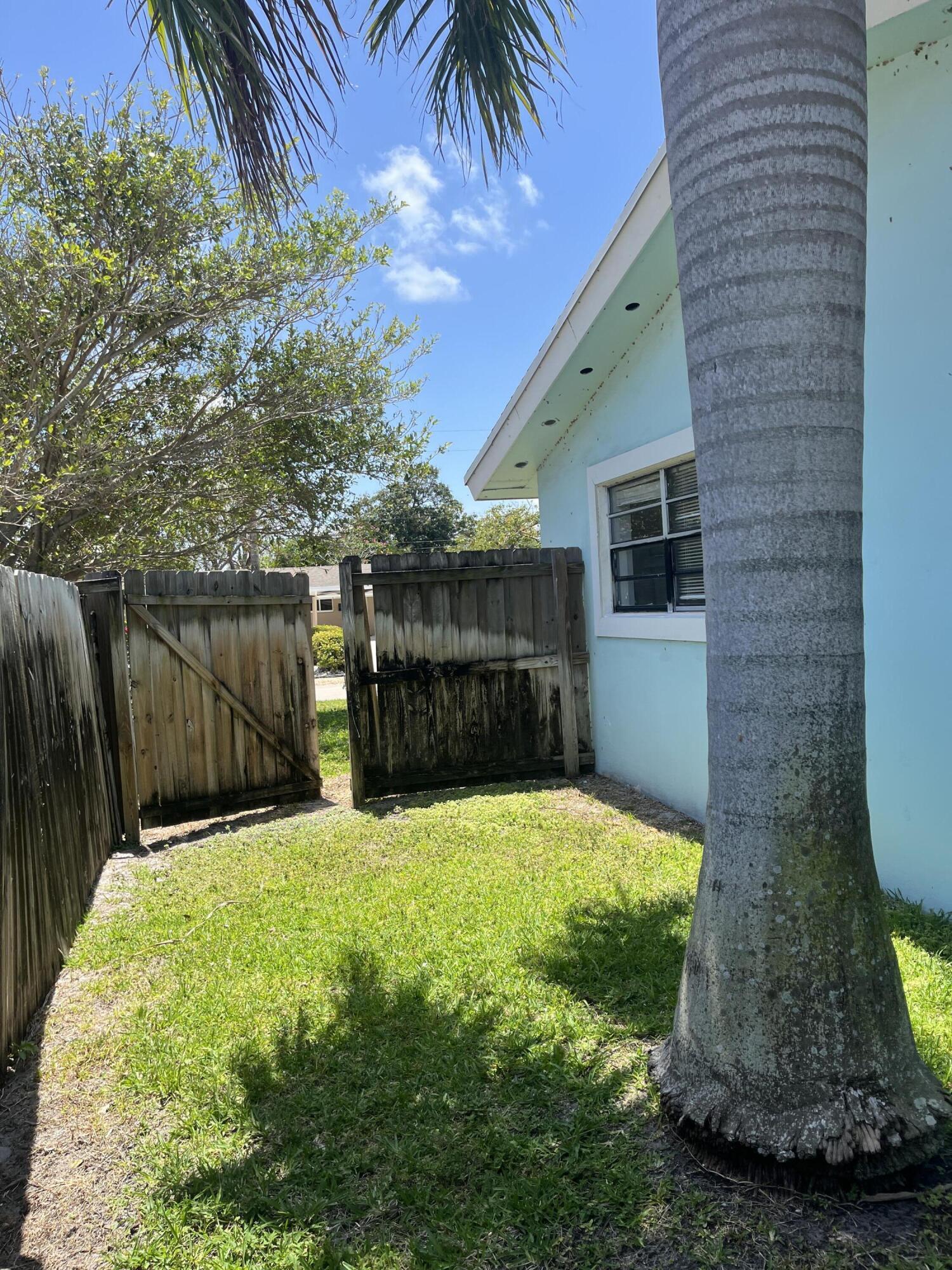 477 Northeast 35th Street Boca Raton, FL 33431 - Photo 30 of 35 Backyard