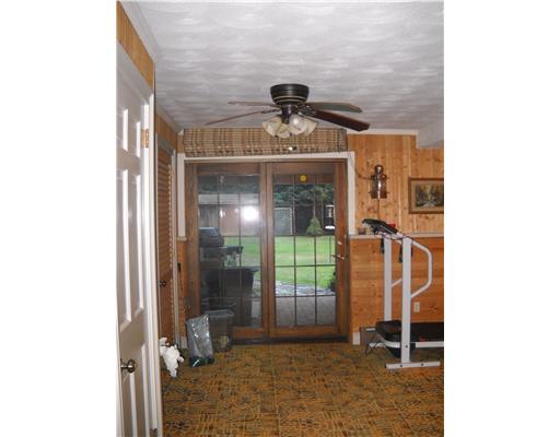 40 Hazelwood Road Glocester, RI 02857 - Photo 10 of 12 Den/Family/Great Room.