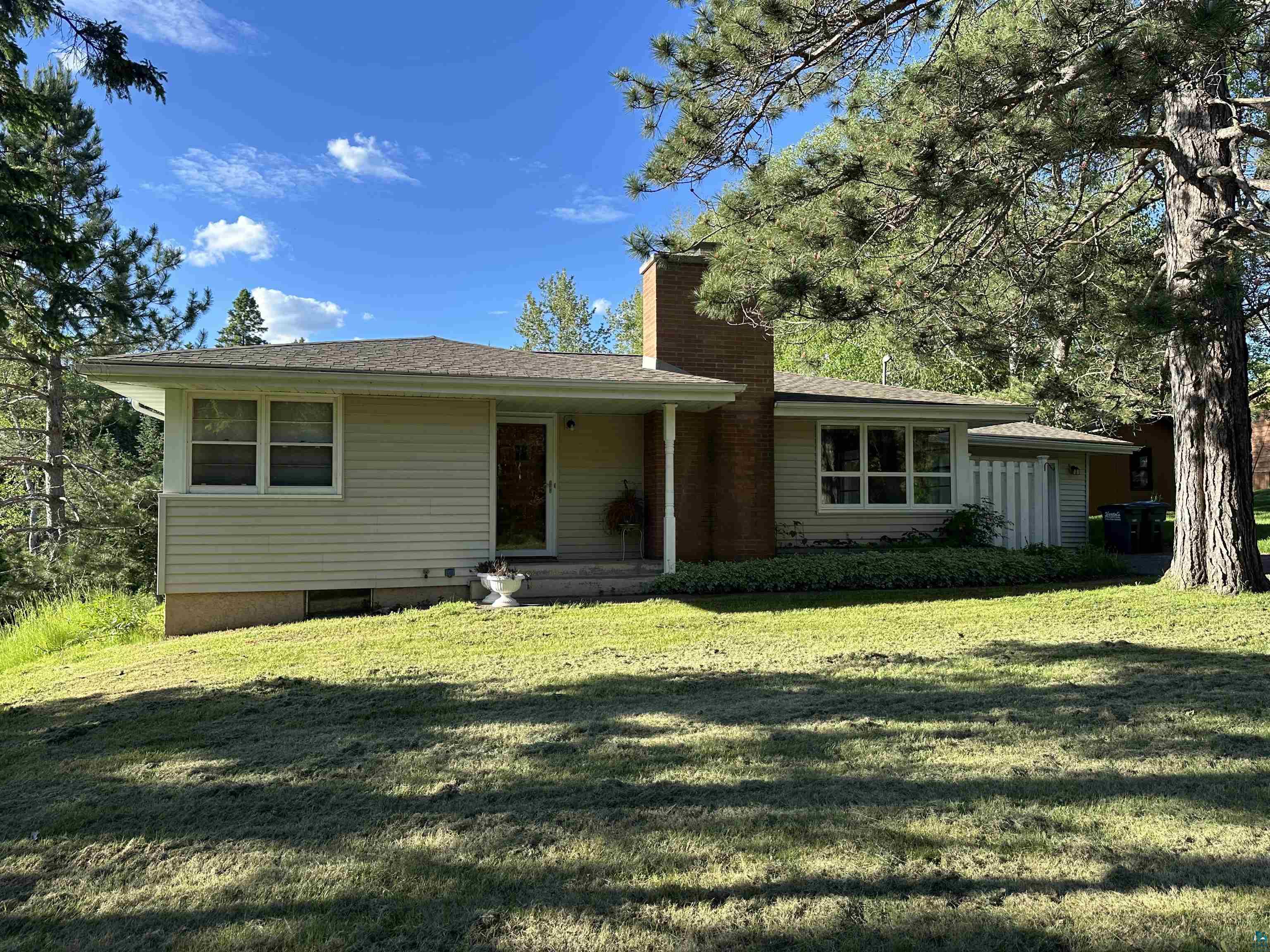 2309 Anderson Road Duluth, MN 55811 - Photo 1 of 36 Ranch-style home with a shaded front yard.