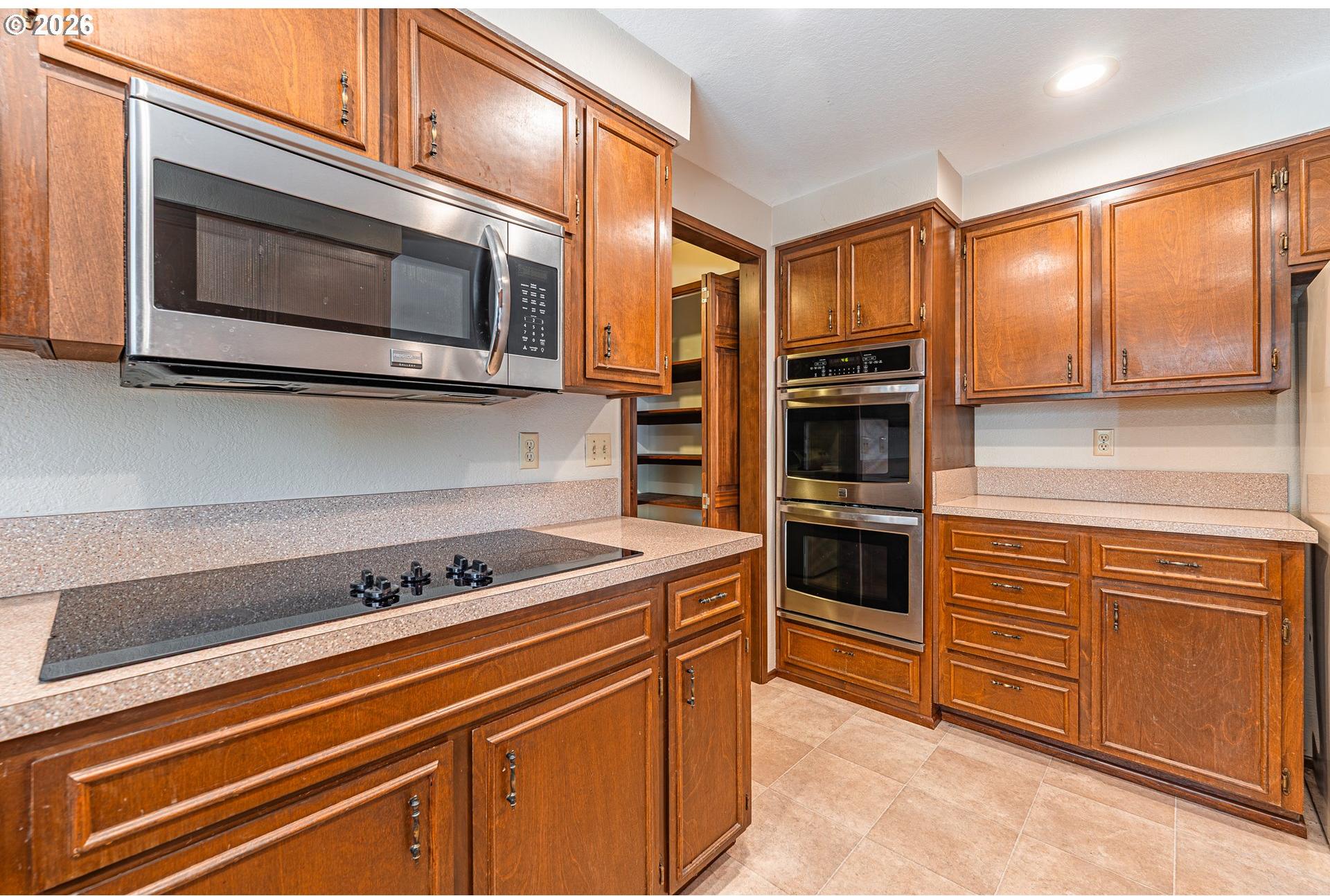 2053 Firth Avenue Springfield, OR 97477 - Photo 12 of 29 Gallery Image 12