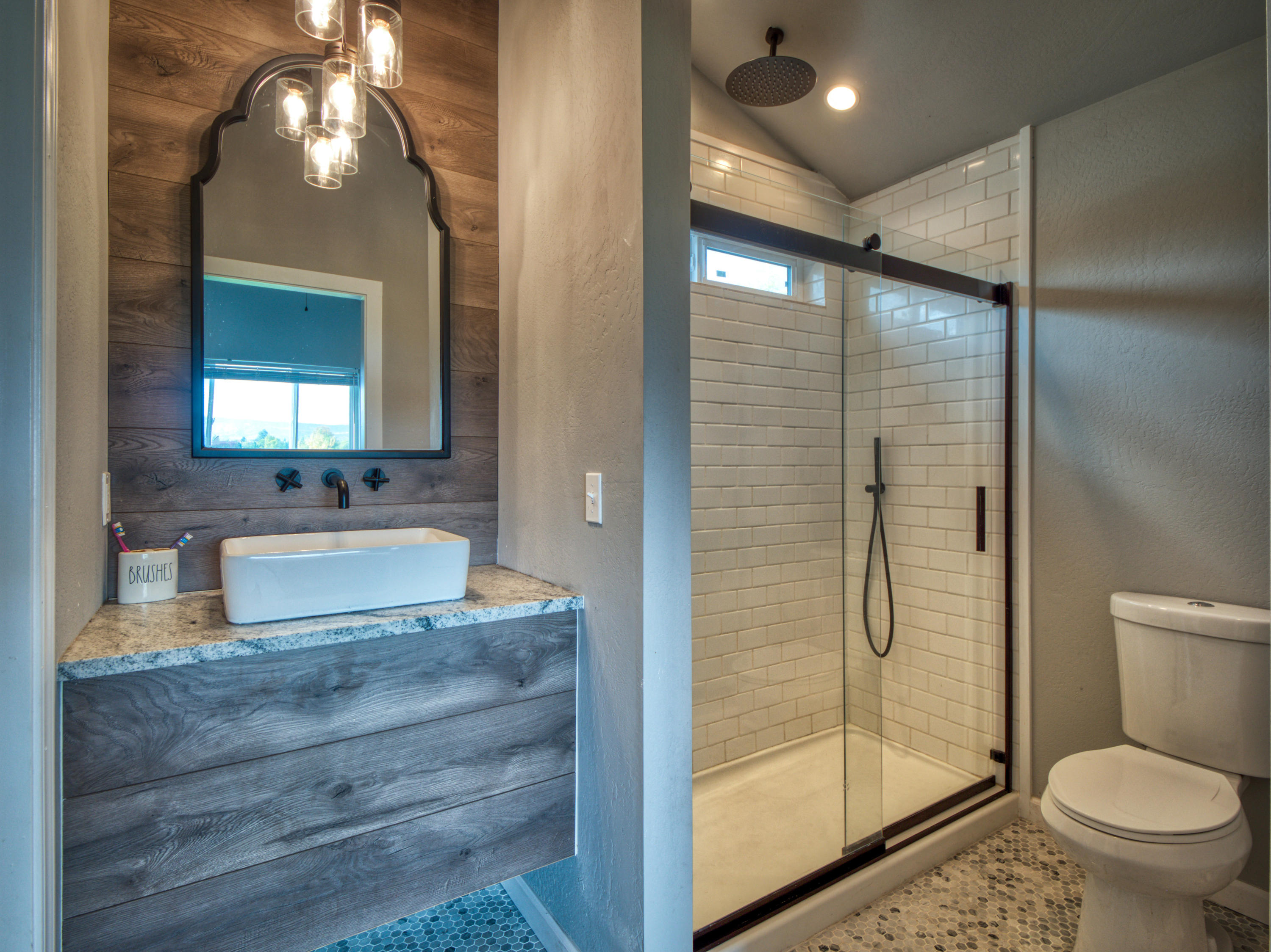 3286 New Ray Road Central Point, OR 97502 - Photo 14 of 25 Master Bath 1