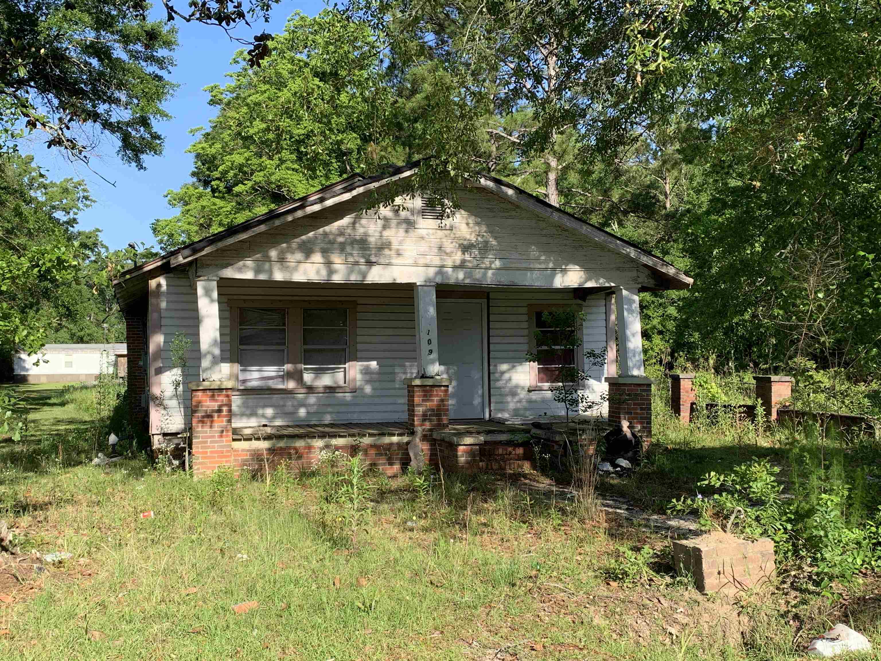 109 Mobile Street Atmore, AL 36502 - Photo 1 of 1