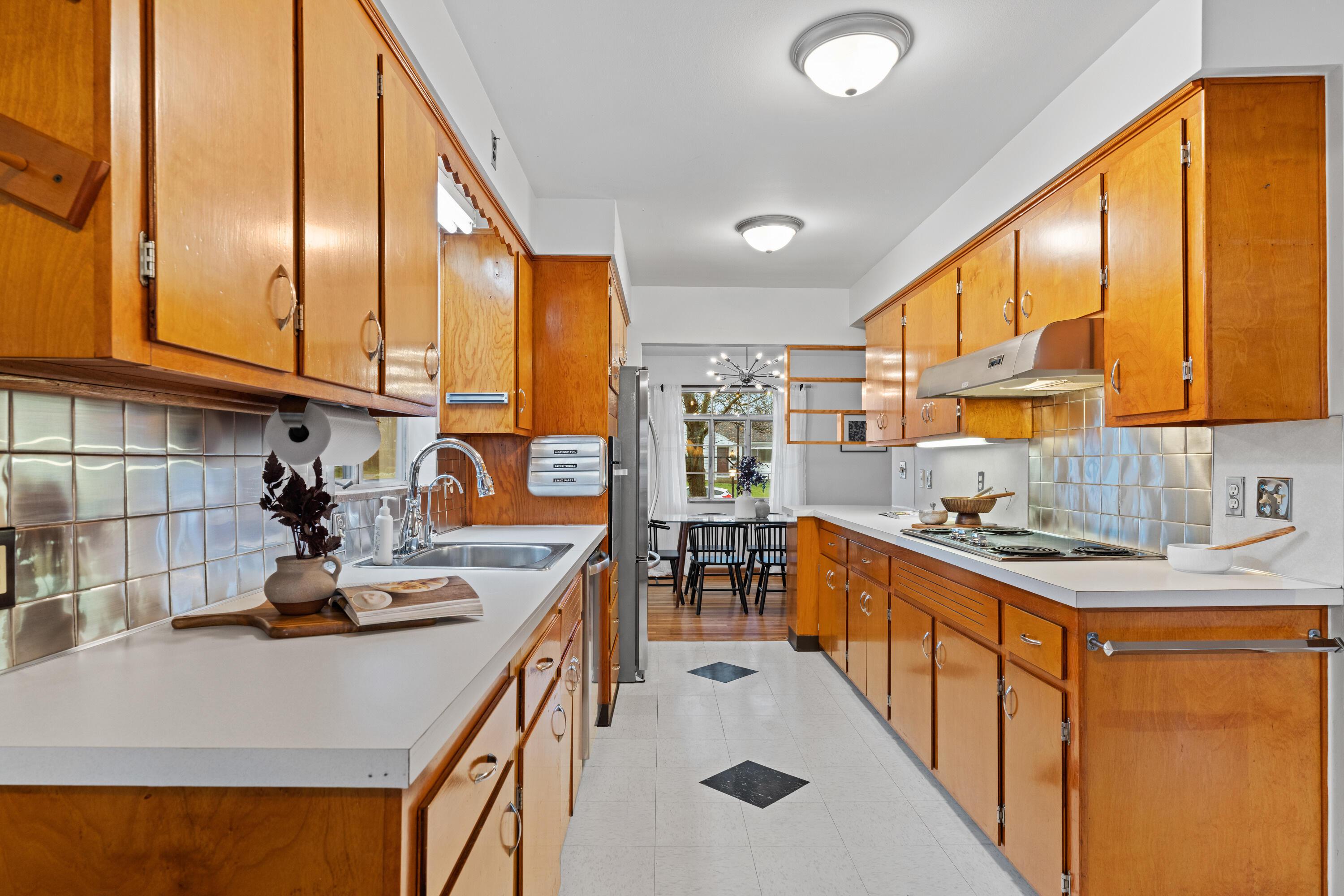 2676 Nottingham Road Columbus, OH 43221 - Photo 22 of 47 Kitchen
