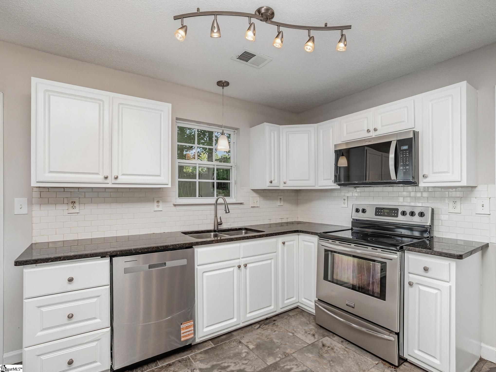 658 Hunters Lane Anderson, SC 29625 - Photo 5 of 22