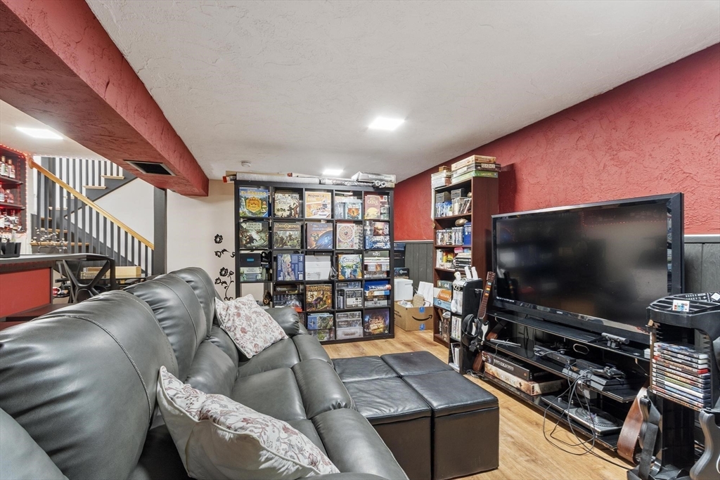 68 Murphy Road Hudson, MA 01749 - Photo 11 of 42
