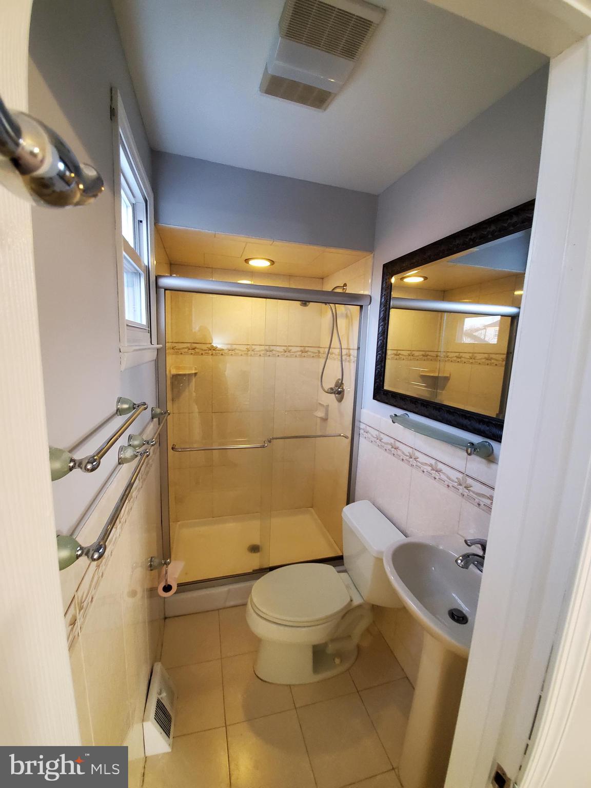 611 Drexel Road Fairless Hills, PA 19030 - Photo 20 of 30 Owner's/Primary Tiled En Suite Bathroom!