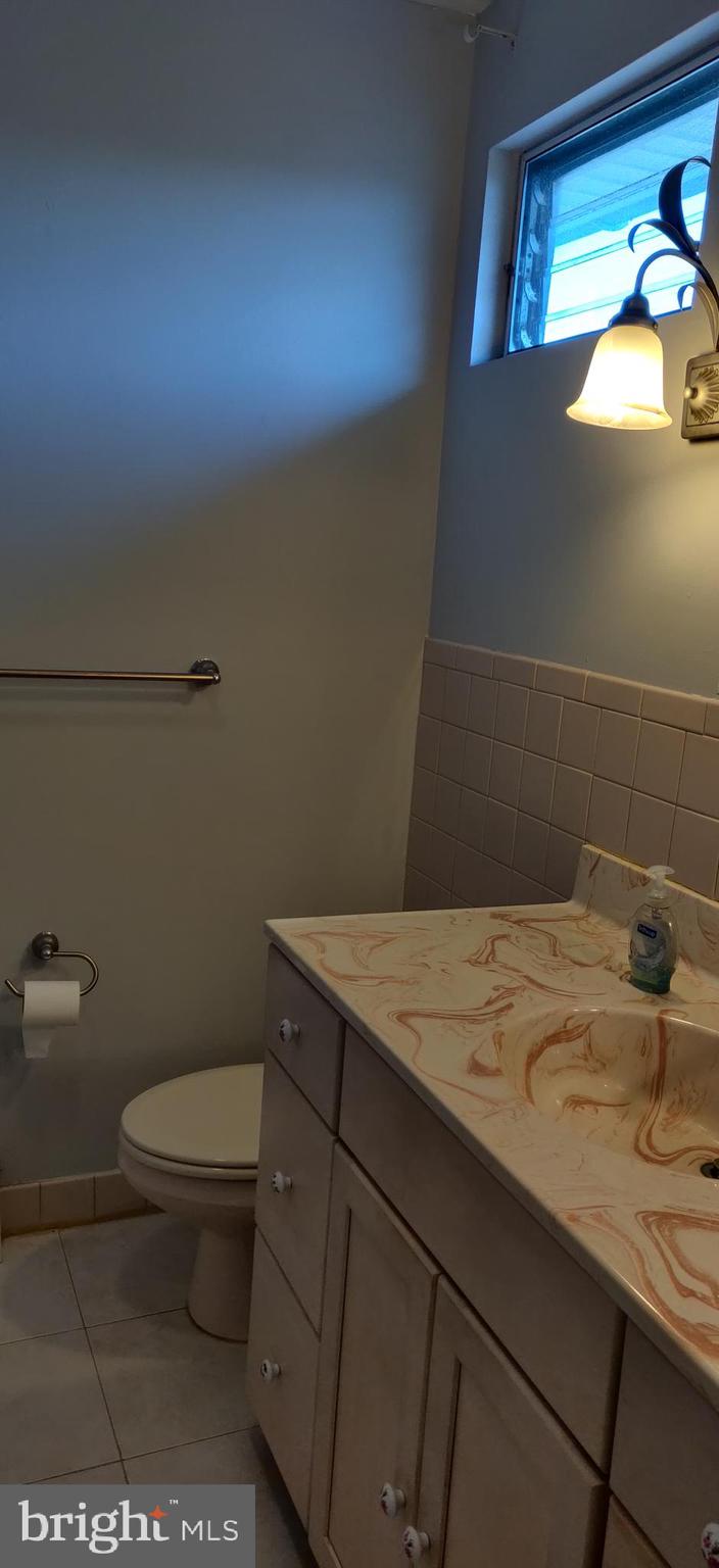 611 Drexel Road Fairless Hills, PA 19030 - Photo 27 of 30 Upper Level - Hall Bathroom