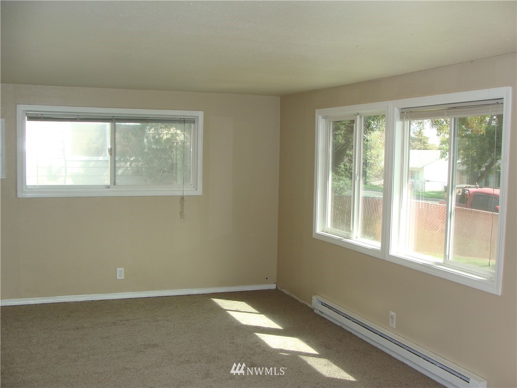 440 North Dale Road Moses Lake, WA 98837 - Photo 3 of 22 Gallery Image 3