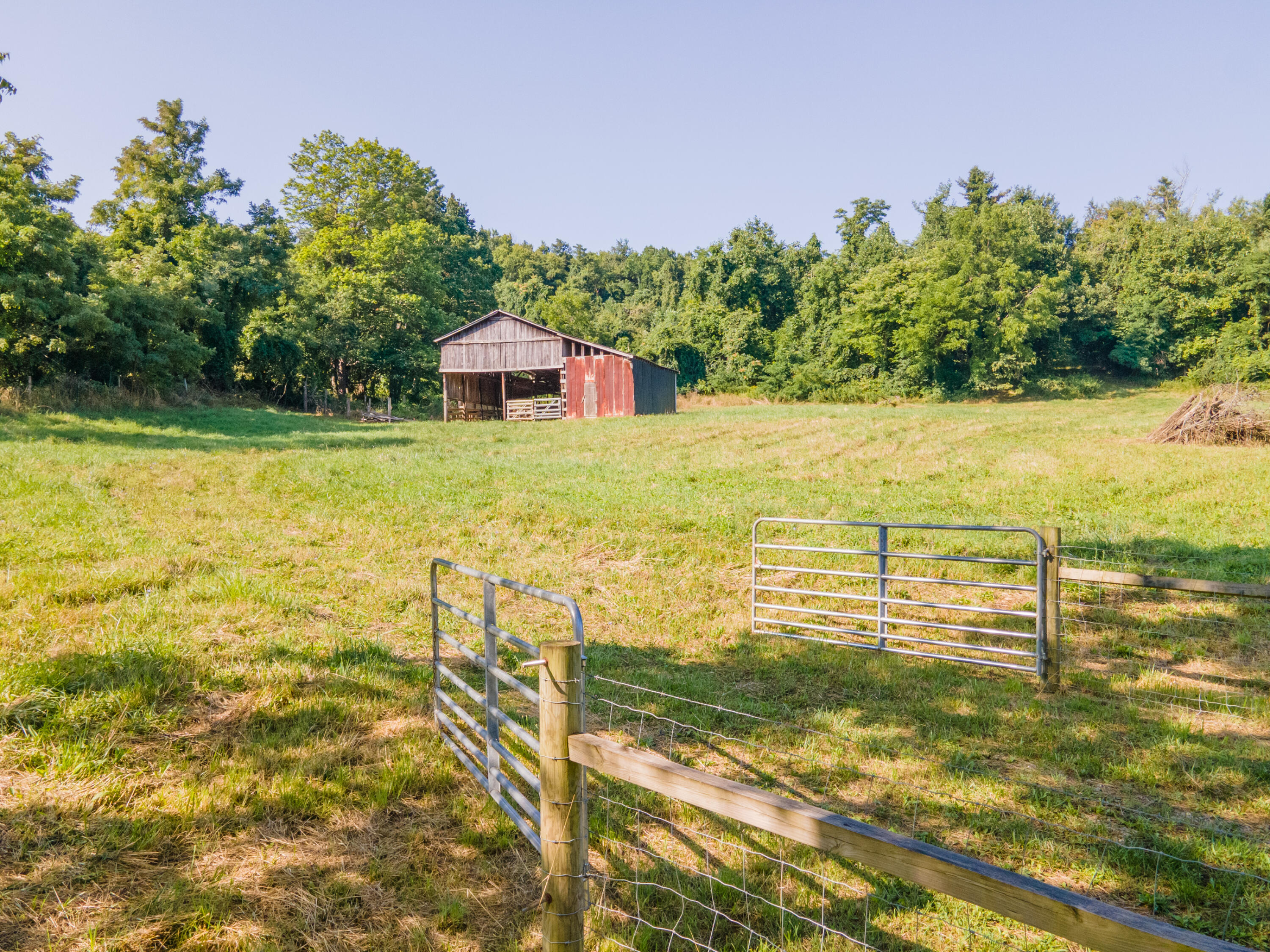 7950 Conner Road Northeast Copper Hill, VA 24079 - Photo 3 of 39 a view of an ocean view