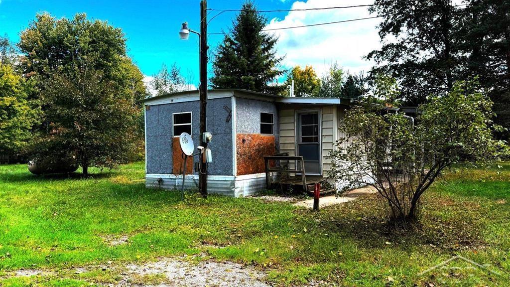 1456 West Wackerly Road Sanford, MI 48657 - Photo 11 of 13 50223947-d996aad7-e6e4-4536-82cf-8eddcc22ae44.JPG