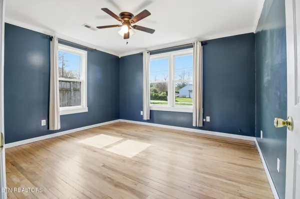 $247,000 | 335 South Fowler Street, Clinton, TN 37716