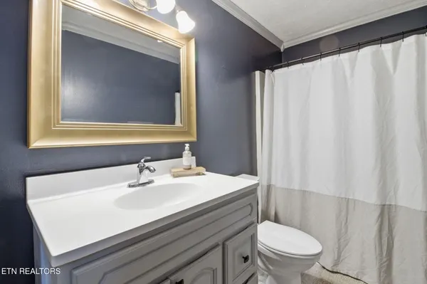 $247,000 | 335 South Fowler Street, Clinton, TN 37716